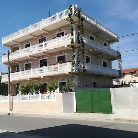 Vila Lika Durrës Buitenkant foto