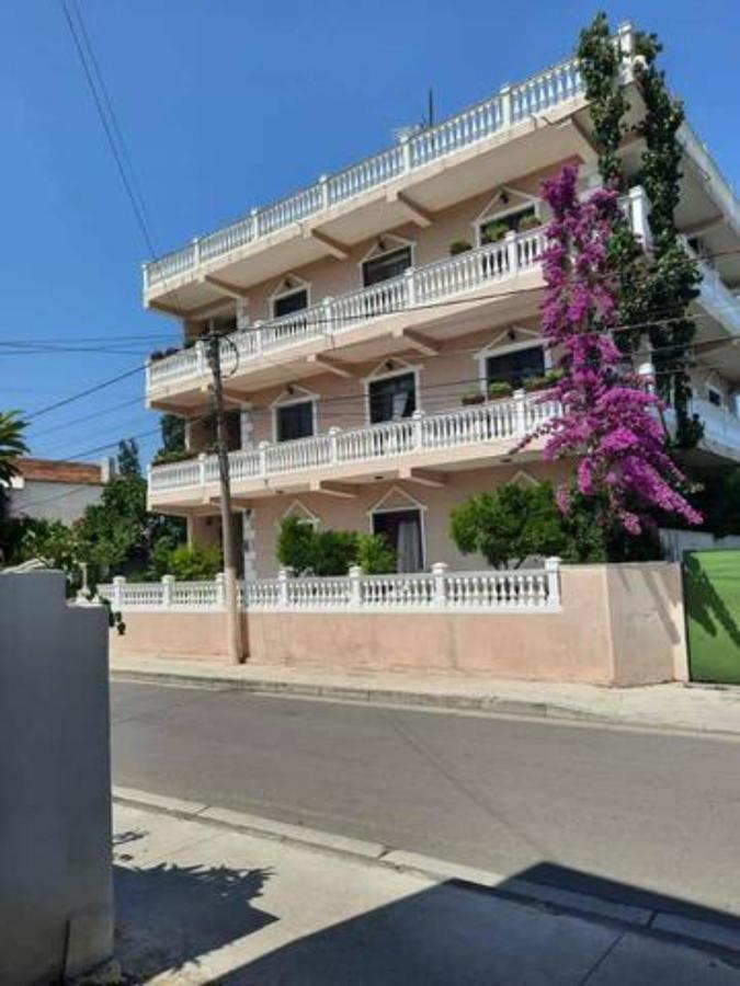 Vila Lika Durrës Buitenkant foto
