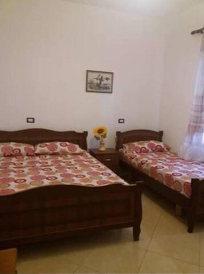 Vila Lika Durrës Buitenkant foto